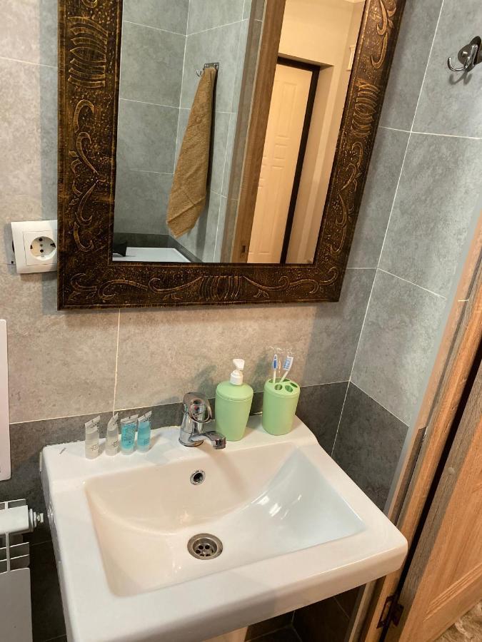 1 Ком Апартамент Аристократа В Самом Сердце Алматы Almaty Esterno foto